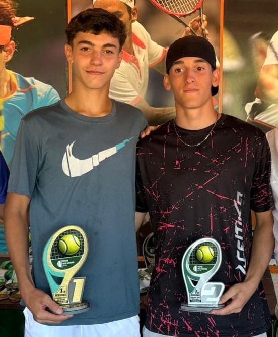 Joaquín Paolini y Joaquín Vulcano, protagonistas de la final del singles masculino Sub 16.