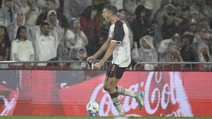 Rodrigo Castillo abrió el marcador en el Maracaná.