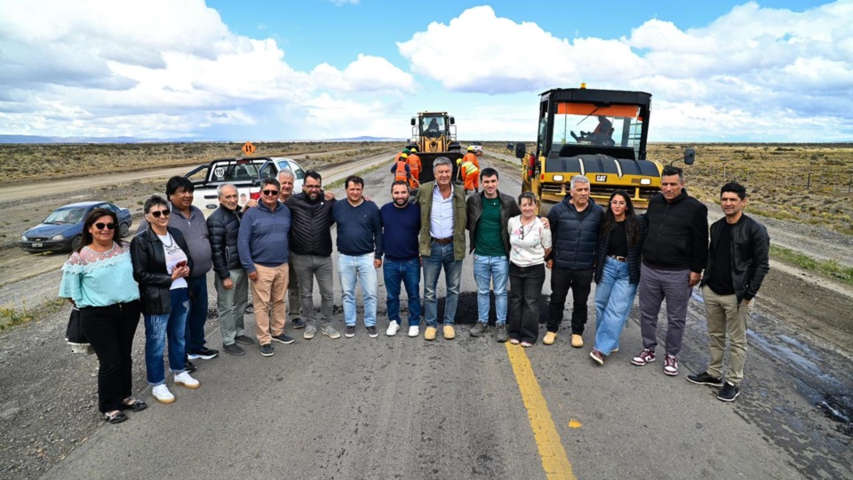 Torres junto a funcionarios provinciales e intendentes.