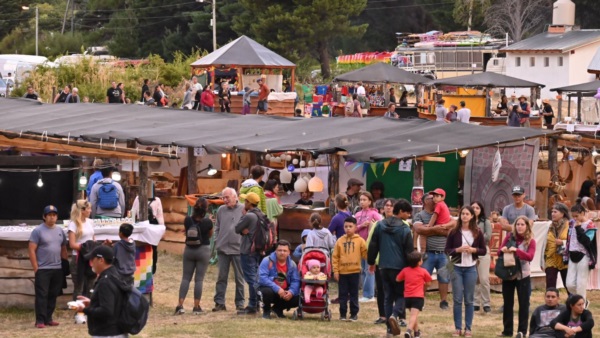 En diferentes localidades de la provincia, hubo fiestas populares.