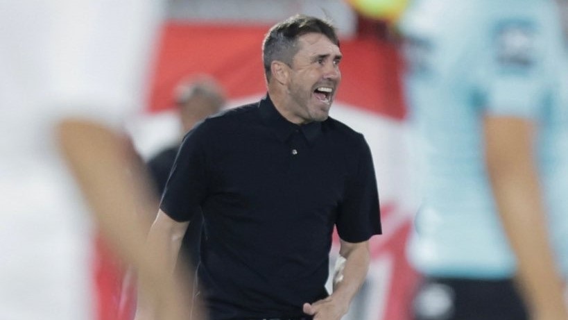 "Chacho" Coudet debutó con victoria en el banco de River.