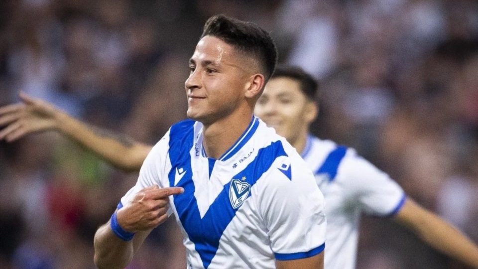 Con su triunfo en condición de visitante ante Platense, Vélez sacó 7 puntos de ventaja sobre Unión y Estudiantes.