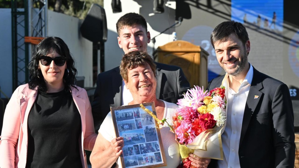 Reconocimiento a vecinos y vecinos de la localidad valletana.