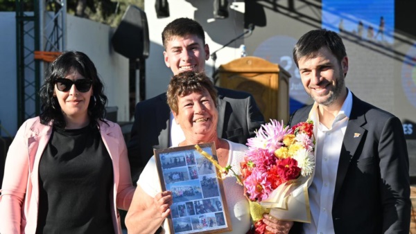 Reconocimiento a vecinos y vecinos de la localidad valletana.