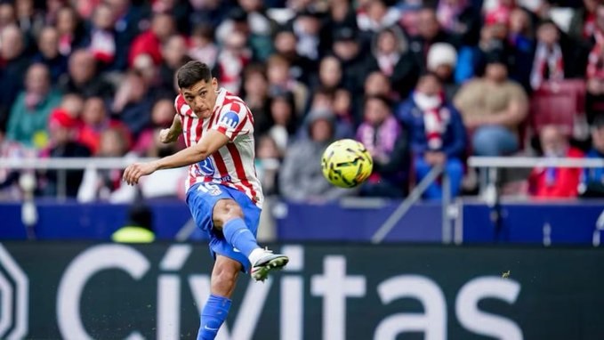 Golazo de Nahuel Molina: un misil desde 25 metros le dio el triunfo al Atlético de Madrid.