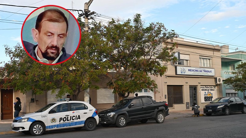 Personal policial peritando las cámaras del sector de la fuga.