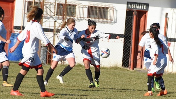 Gaiman FC y el CEC, dos que ya no están.