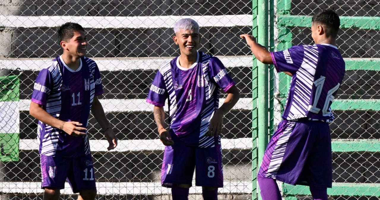 Felicitaciones a Lisandro Garrido. Foto: Daniel Feldman.