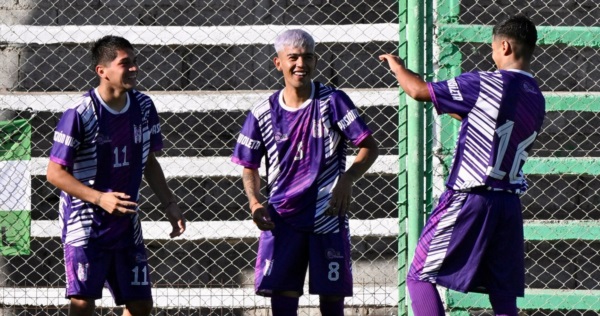Felicitaciones a Lisandro Garrido. Foto: Daniel Feldman.