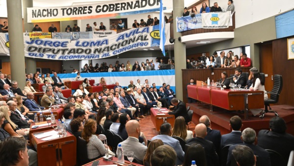 Apertura de sesiones por parte de Torres.