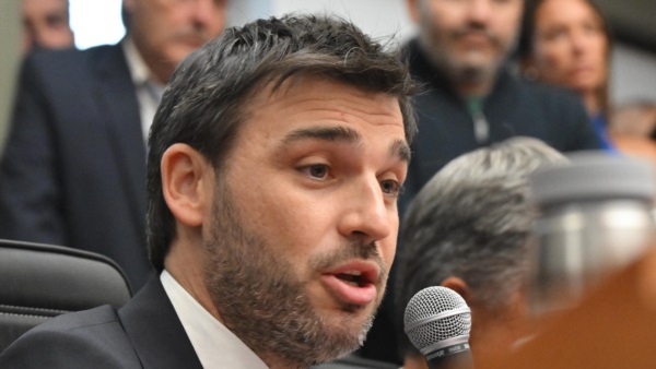 Gobernador Ignacio "Nacho" Torres.
