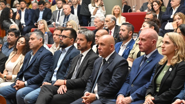 Intendentes presentes.