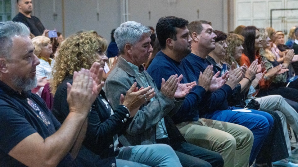 Autoridades municipales en el acto.