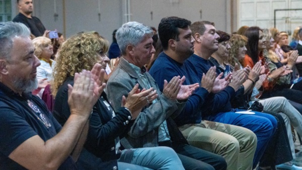 Autoridades municipales en el acto.