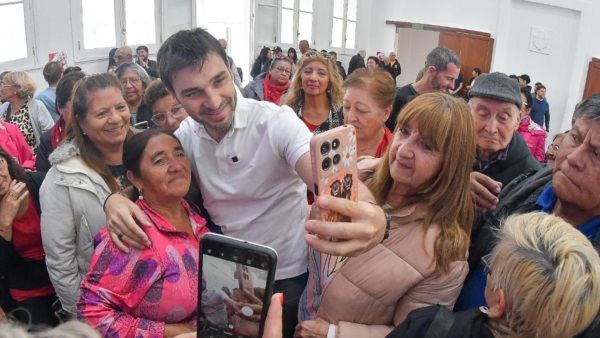 El gobernador anunció obras para los Centros de Jubilados.