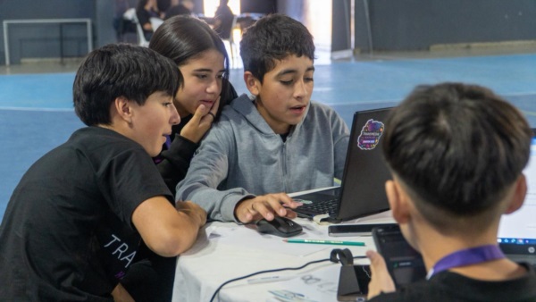 Primera edición del “Transmedia Hacklab” .