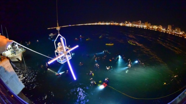 Vía Crucis Submarino en Puerto Madryn.
