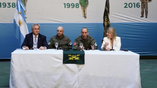 Gallo, junto a Monteoliva, Quirno y el Comandante General Claudio Brilloni. 
