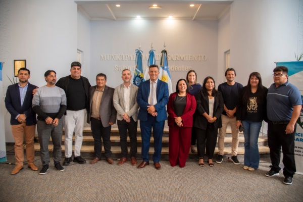 Balochi y su nuevo equipo.
