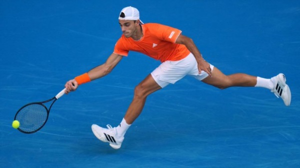 Francisco Cerúndolo derrotó al francés Benjamin Bonzi por 6-4, 5-7 y 7-6 en su debut en el Masters de Indian Wells.