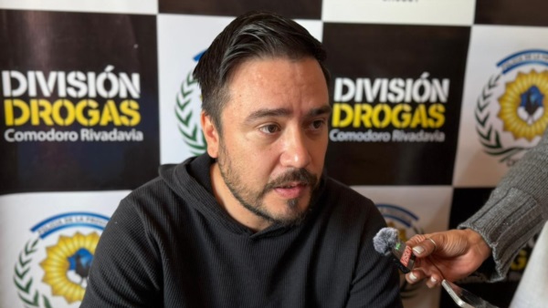 Comisario Daniel Debis.