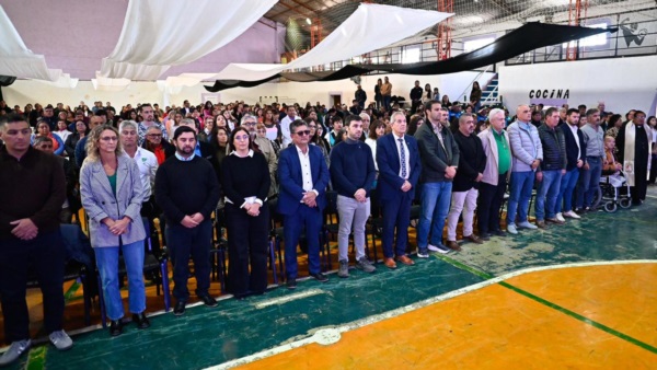 Torres en un nuevo aniversario de Rio Senguer.