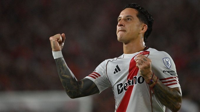 Con un derechazo abajo, Sebastián Driussi puso el 1-0 de River Plate ante Carabobo.
