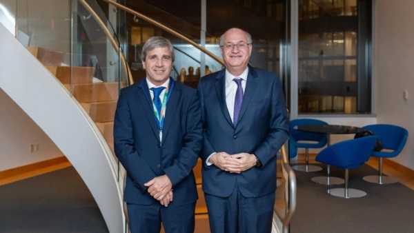 El ministro Caputo y el titular del BID, Ilan Goldfajn.