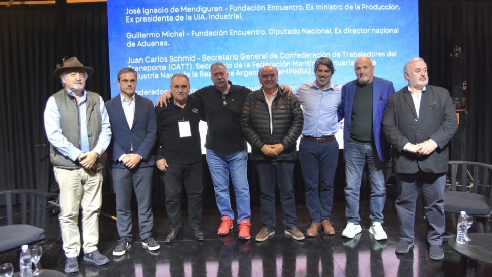 Organizadores y disertantes en el Nodo Industrial.