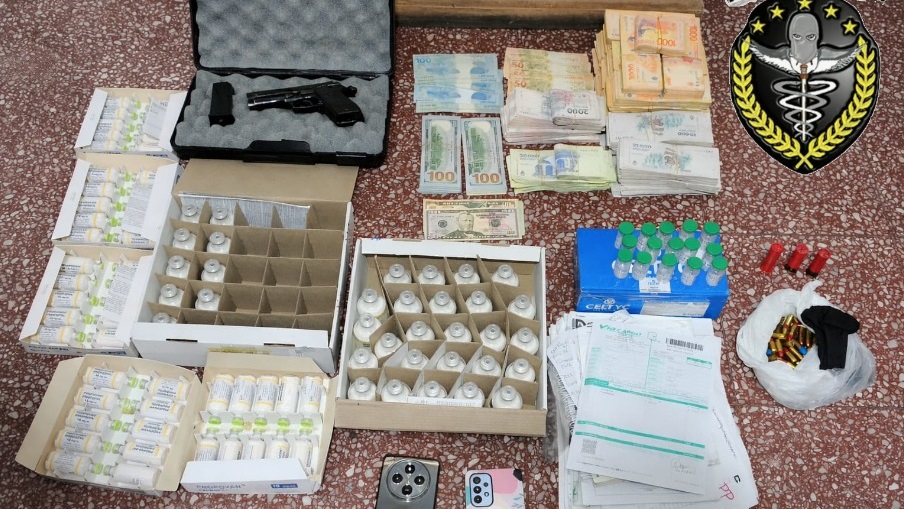 Droga, dinero y armas secuestradas.