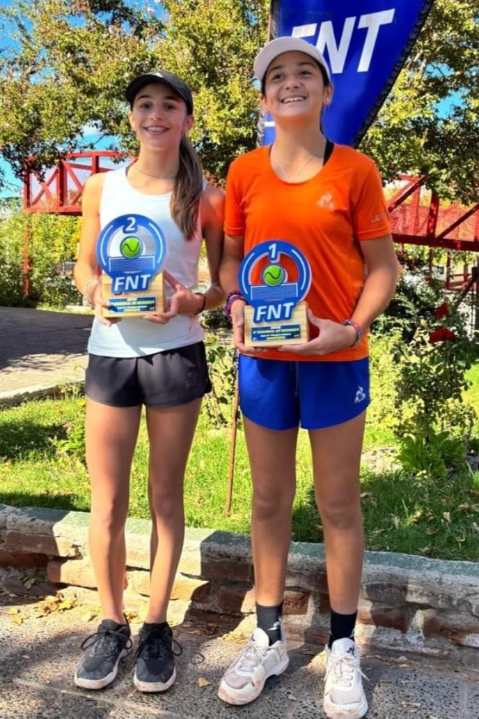 Agustina Viglione y la neuquina Rosario Jurado, campeonas del dobles femenino Sub 14.