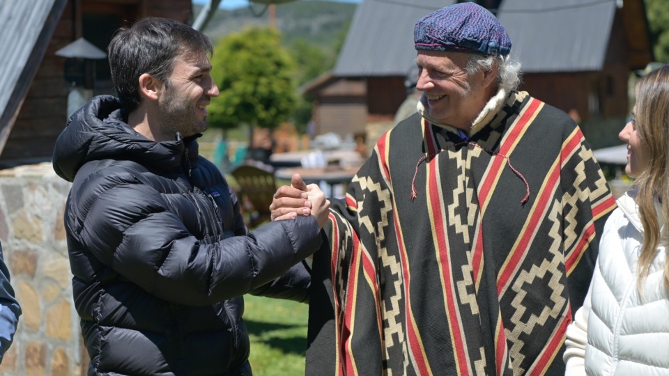 Mallmann con el gobernador Torres, en 2024.