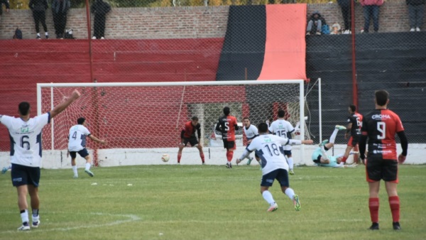 El gol de Marchant. Foto: Sergio Esparza.