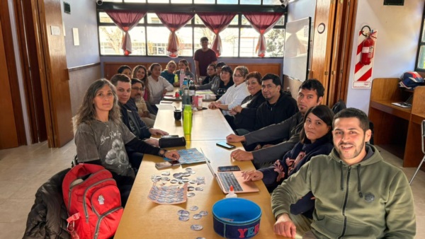 Docentes del turno tarde  en la Biblioteca Pedagógica N° 2