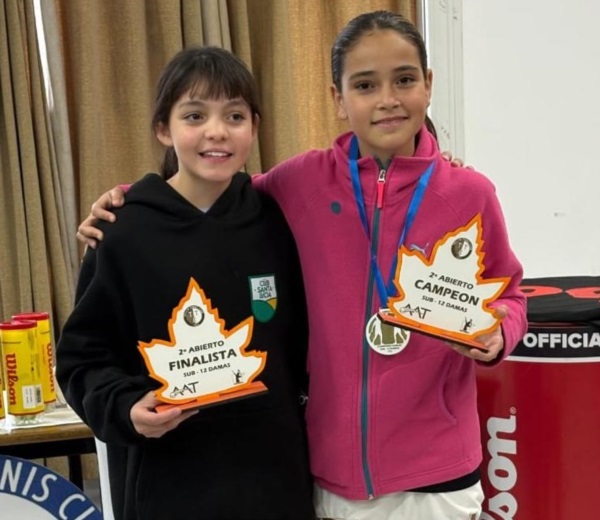 Clara Quintero y Gianna Sabatini, campeonas del singles Sub 12.