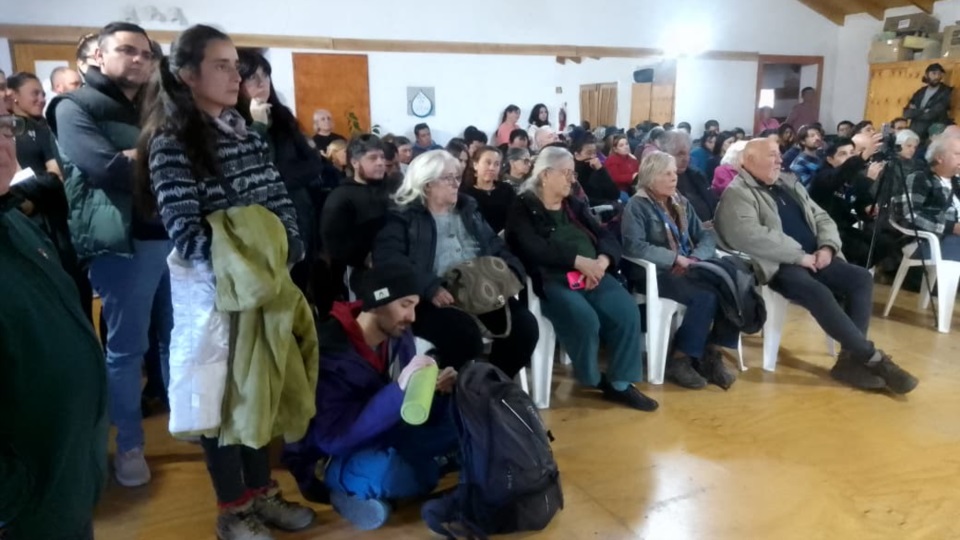 Vecinos en la sesión especial.