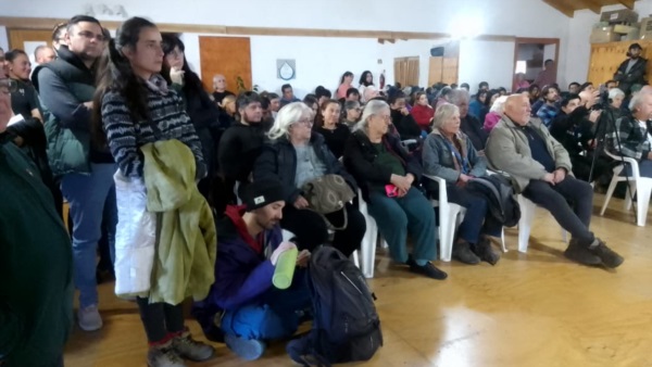 Vecinos en la sesión especial.