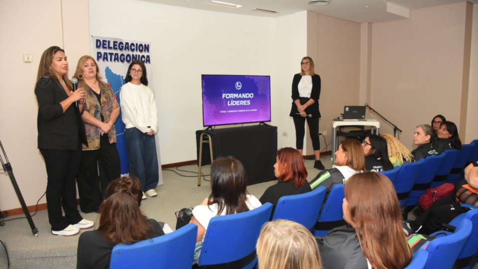 El Consejo Federal de Fútbol organizó "Formando Líderes". Foto: Sergio Esparza.