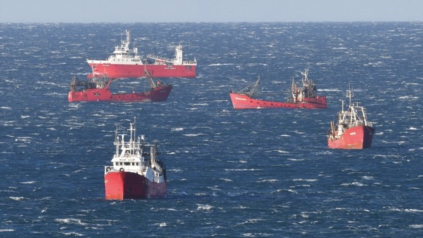 El inicio de la actividad de la pesca en langostino cerca del acuerdo.