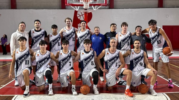 Brown ganó en Trelew, sigue invicto y escolta a Huracán. (Foto: Prensa ABECh).