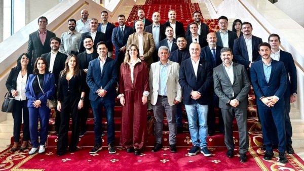 Hasta china llegaron intendente y legisladores de todo el país.