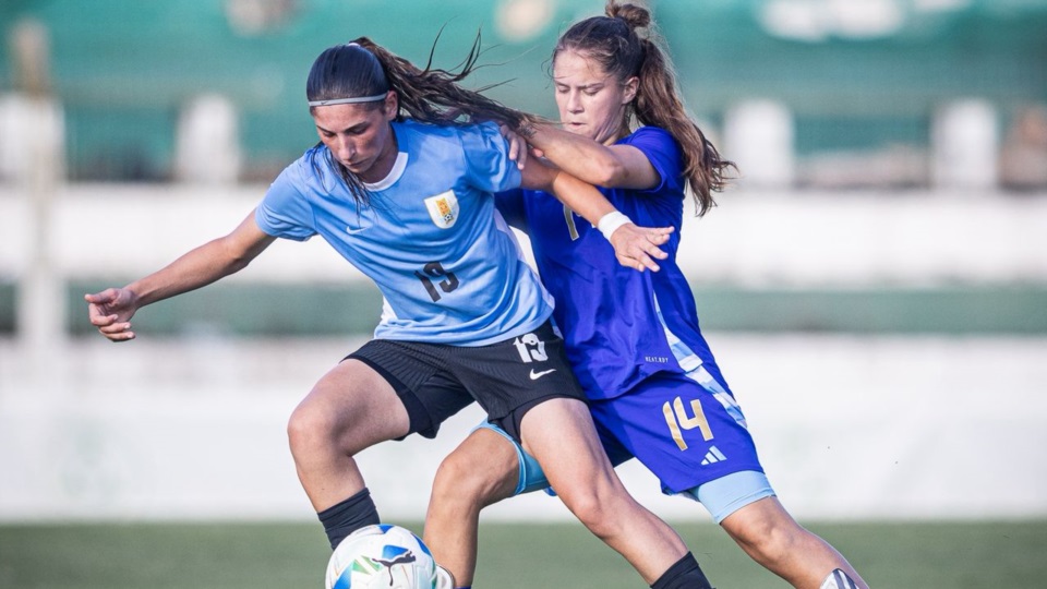 El cruce con su par uruguaya. Y su debut en la selección.