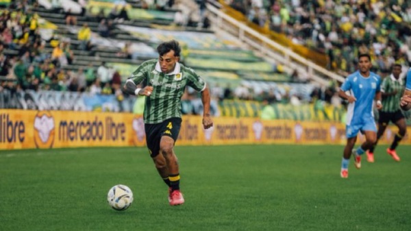 El ex Brown "Rochi" González habitual titular con la 4 en Aldosivi.