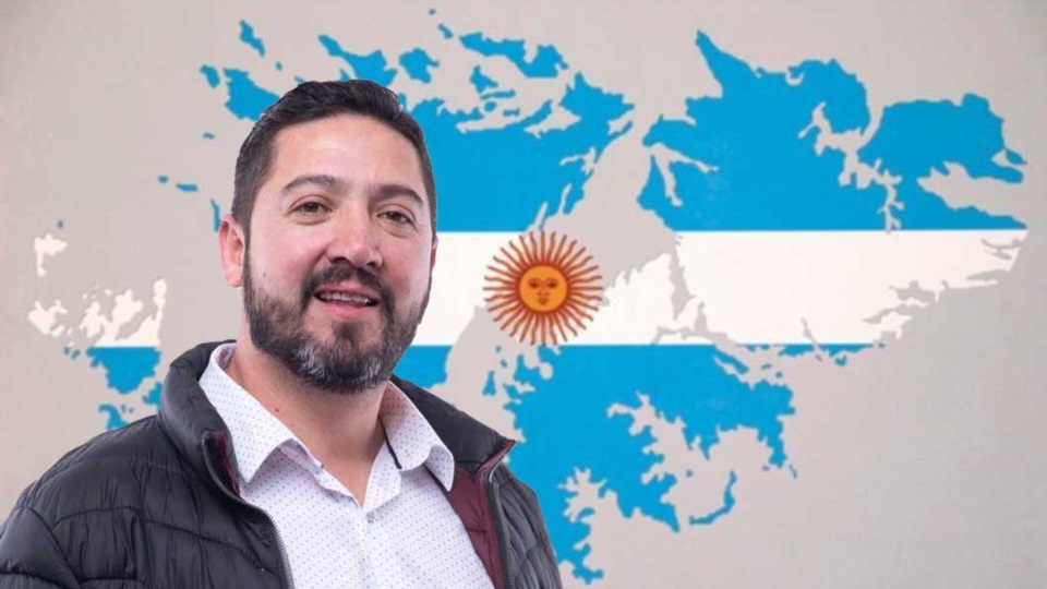 Sergio Bowman, intendente de Las Plumas, pidió disculpas por el papelón y se hizo cargo.