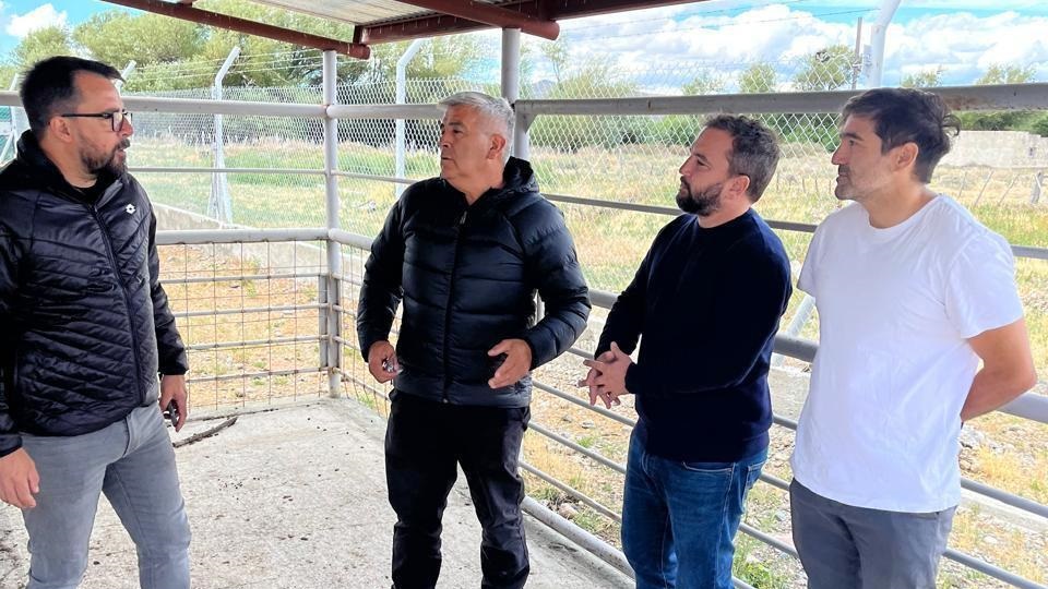El cierre de los frigoríficos locales generó un problema.