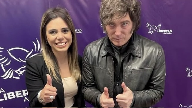 La diputada Maira Frias junto al presidente Javier Milei. 