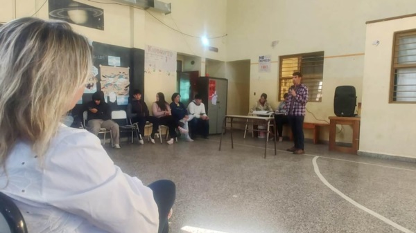 La comunidad educativa en la reunión del miércoles.