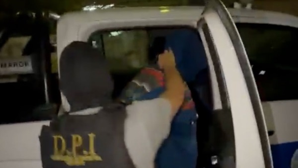 Uno de los detenidos en el procedimiento.