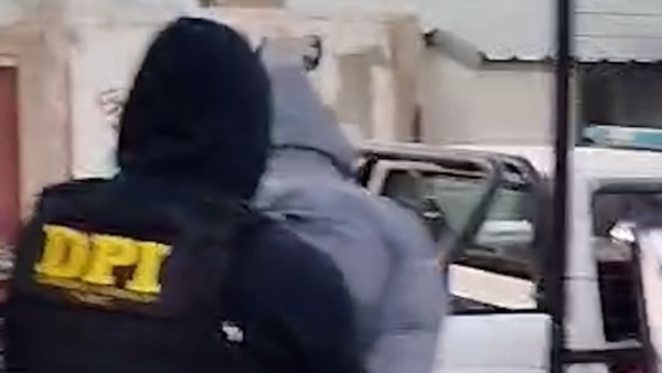 Uno de los detenidos en el operativo de este viernes.