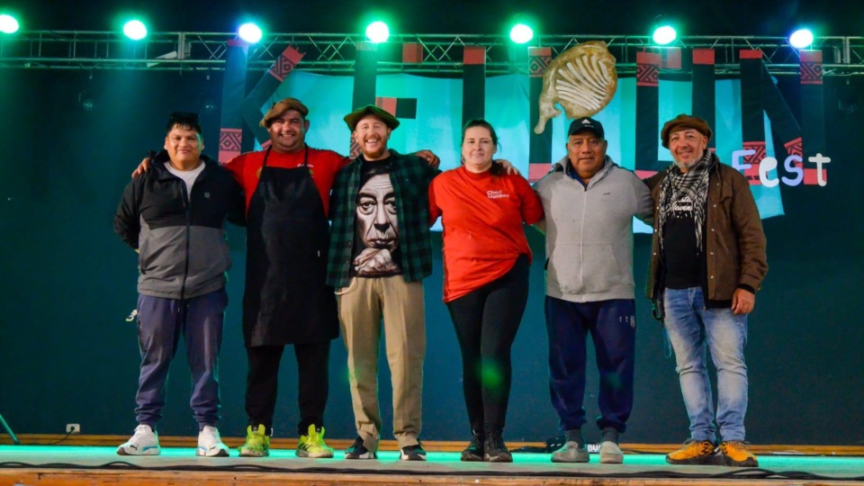 Dante Bowen junto a vecinos, productores y emprendedores.